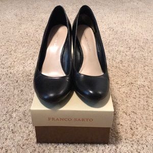 🖤🖤Franco Sarto Black Wedges
